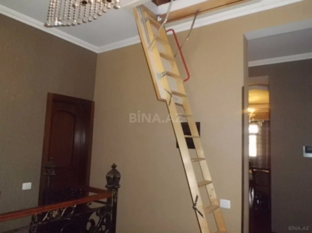 Satılır 8 otaqlı həyət evi 280 m²