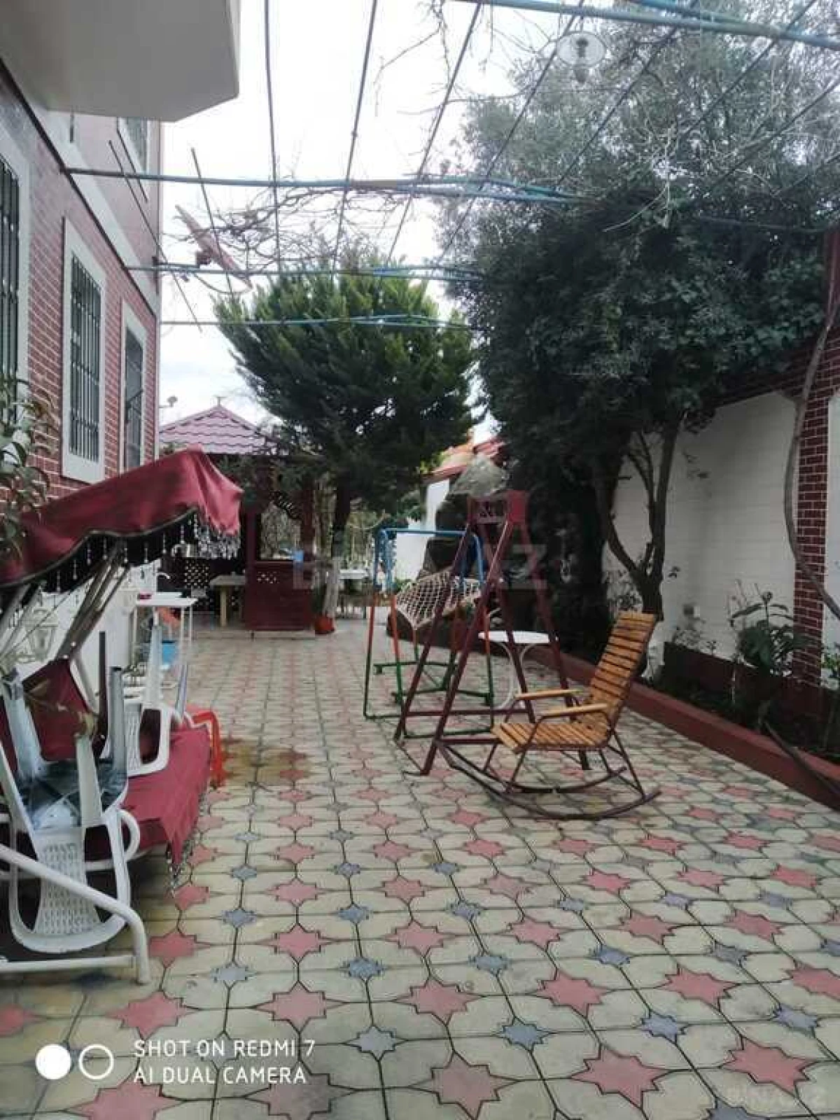 Satılır 10 otaqlı həyət evi 500 m²