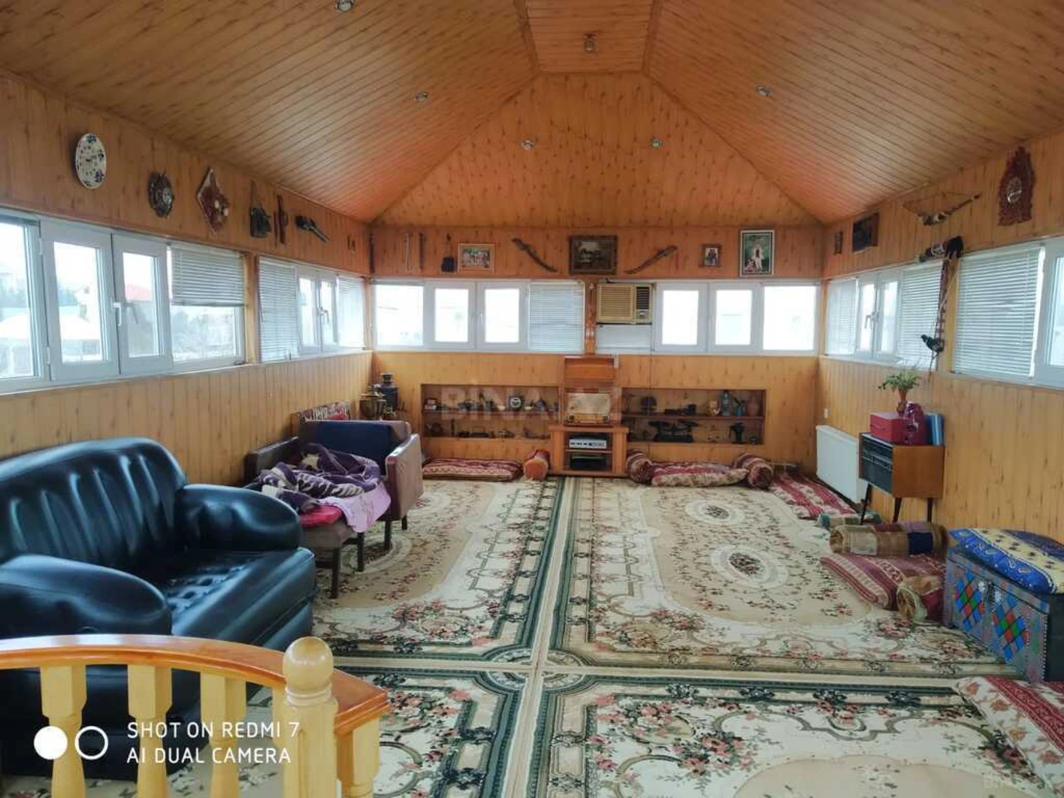 Satılır 10 otaqlı həyət evi 500 m²