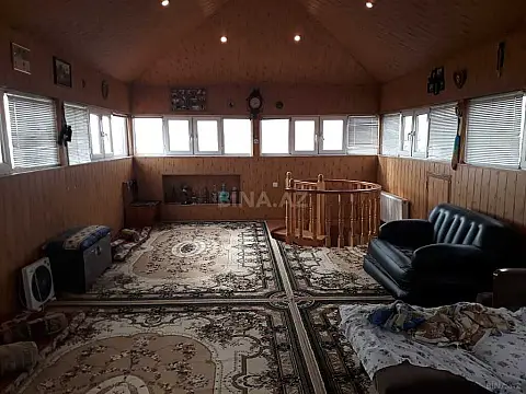 Satılır 10 otaqlı həyət evi 500 m²