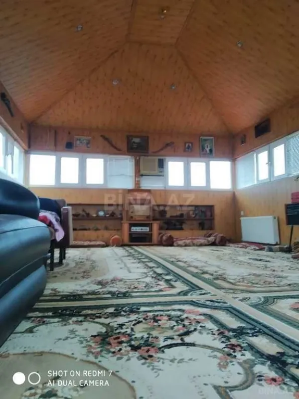 Satılır 10 otaqlı həyət evi 500 m²