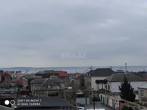 Satılır 10 otaqlı həyət evi 500 m²