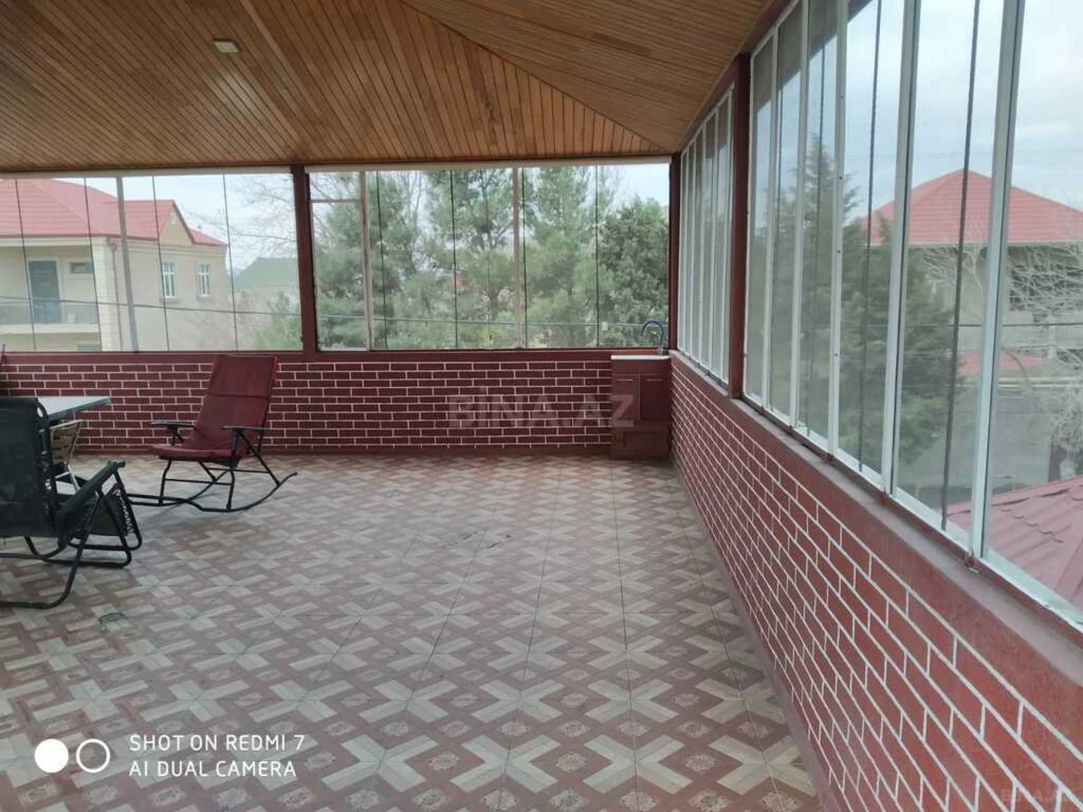 Satılır 10 otaqlı həyət evi 500 m²