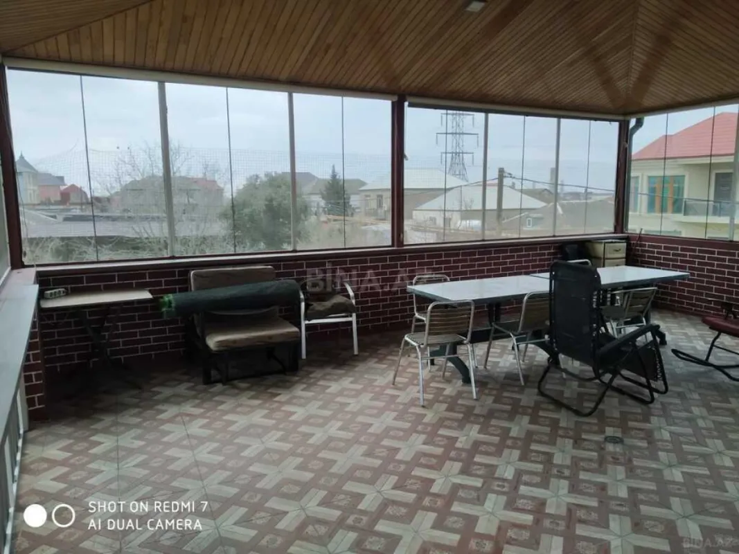 Satılır 10 otaqlı həyət evi 500 m²
