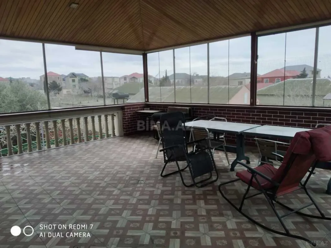 Satılır 10 otaqlı həyət evi 500 m²