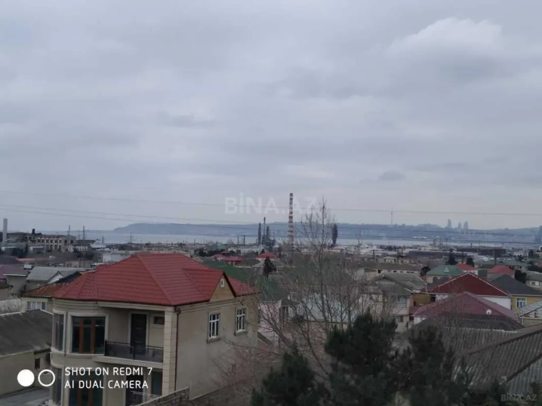 Satılır 10 otaqlı həyət evi 500 m²