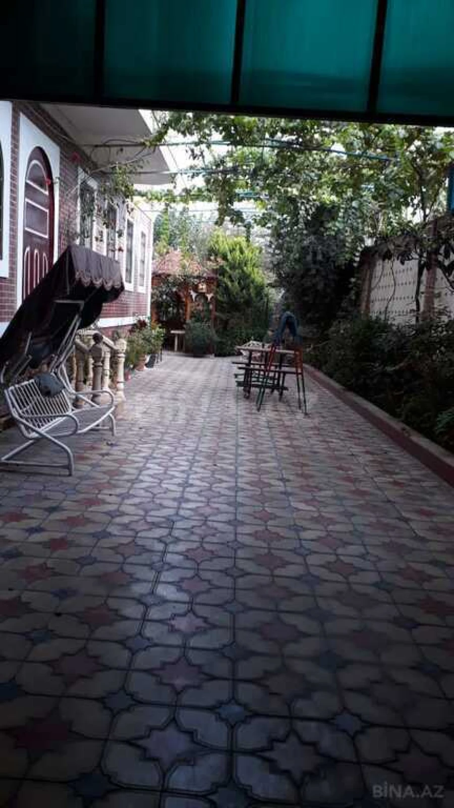 Satılır 10 otaqlı həyət evi 500 m²