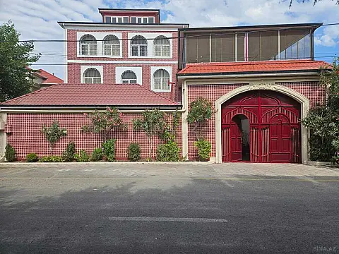 Satılır 10 otaqlı həyət evi 500 m²