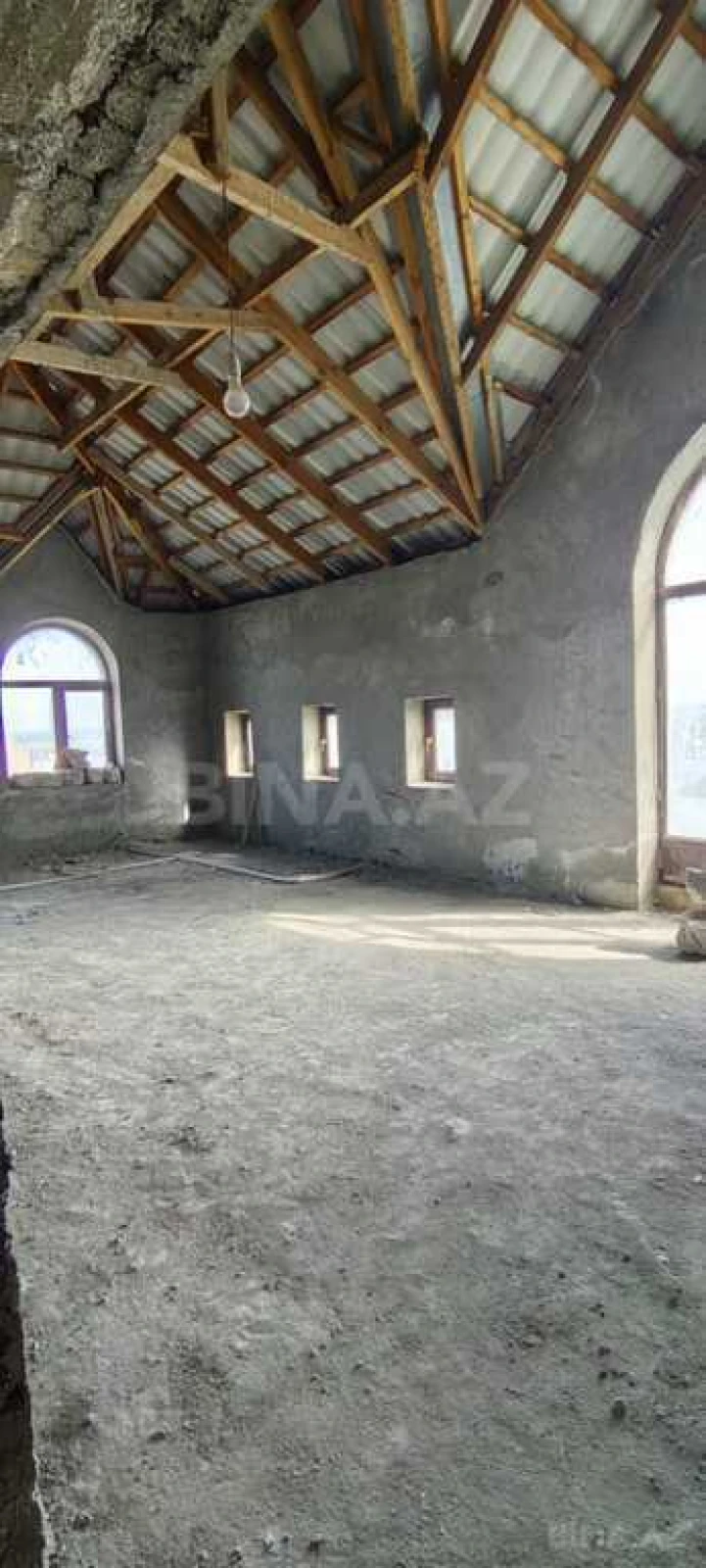 Satılır 9 otaqlı həyət evi 450 m²