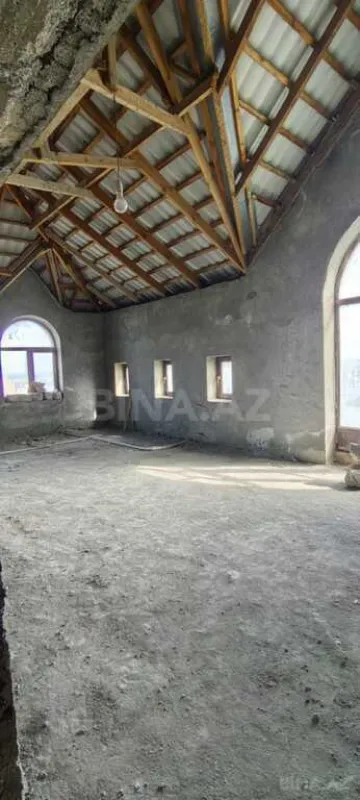 Satılır 9 otaqlı həyət evi 450 m²