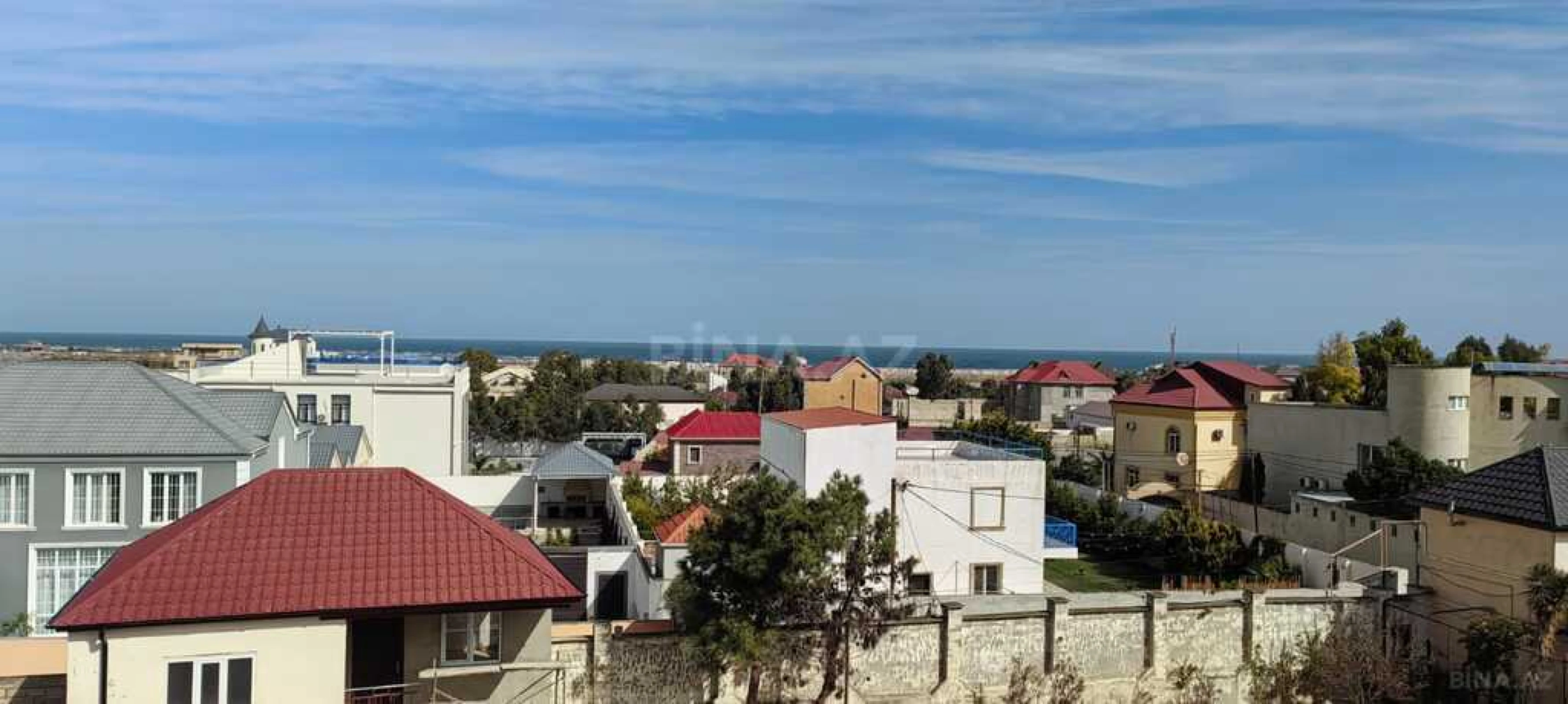 Satılır 9 otaqlı həyət evi 450 m²