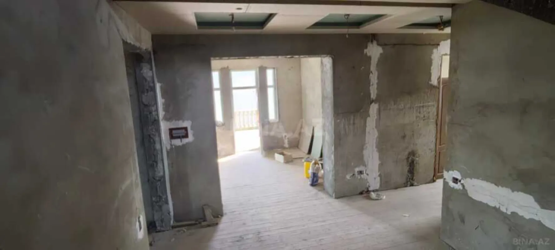 Satılır 9 otaqlı həyət evi 450 m²