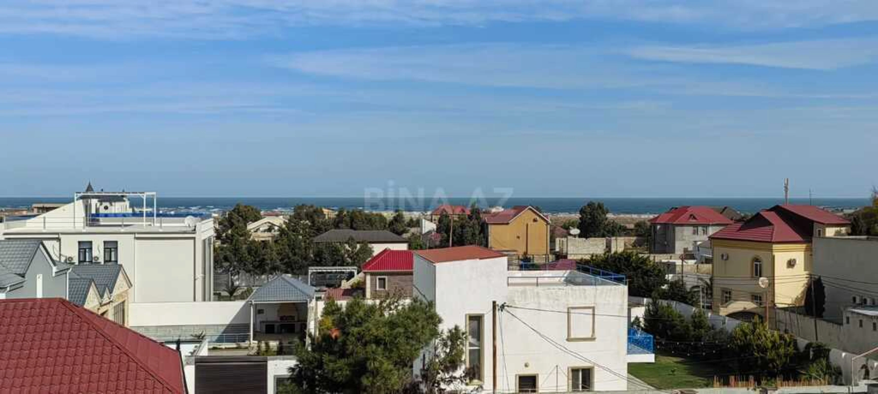 Satılır 9 otaqlı həyət evi 450 m²