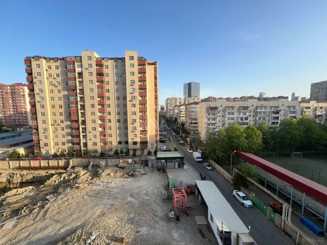 Satılır 3 otaqlı mənzil 142 m²