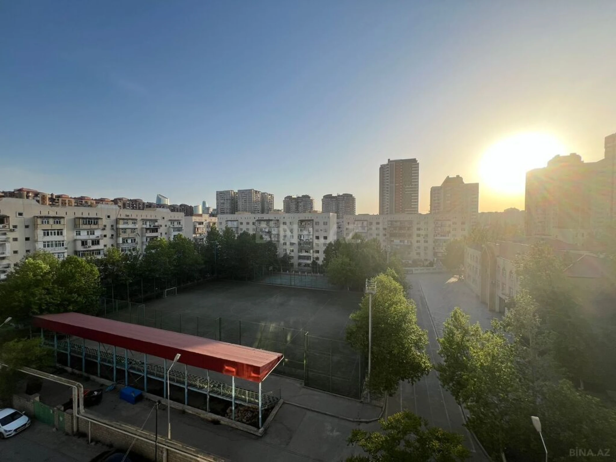 Satılır 3 otaqlı mənzil 142 m²