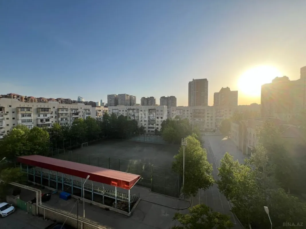 Satılır 3 otaqlı mənzil 142 m²