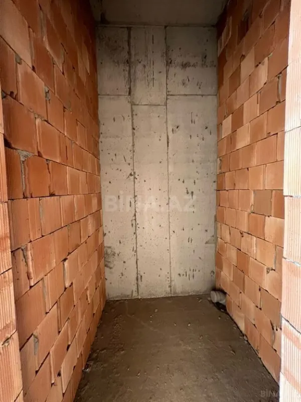 Satılır 3 otaqlı mənzil 142 m²