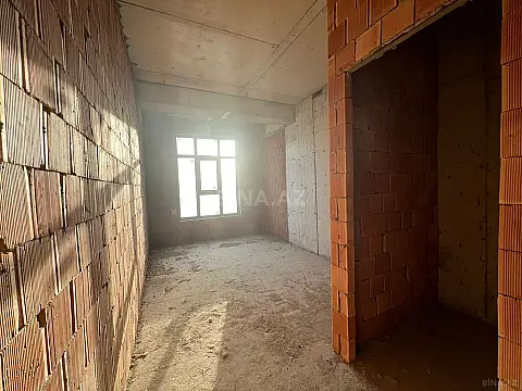 Satılır 3 otaqlı mənzil 142 m²