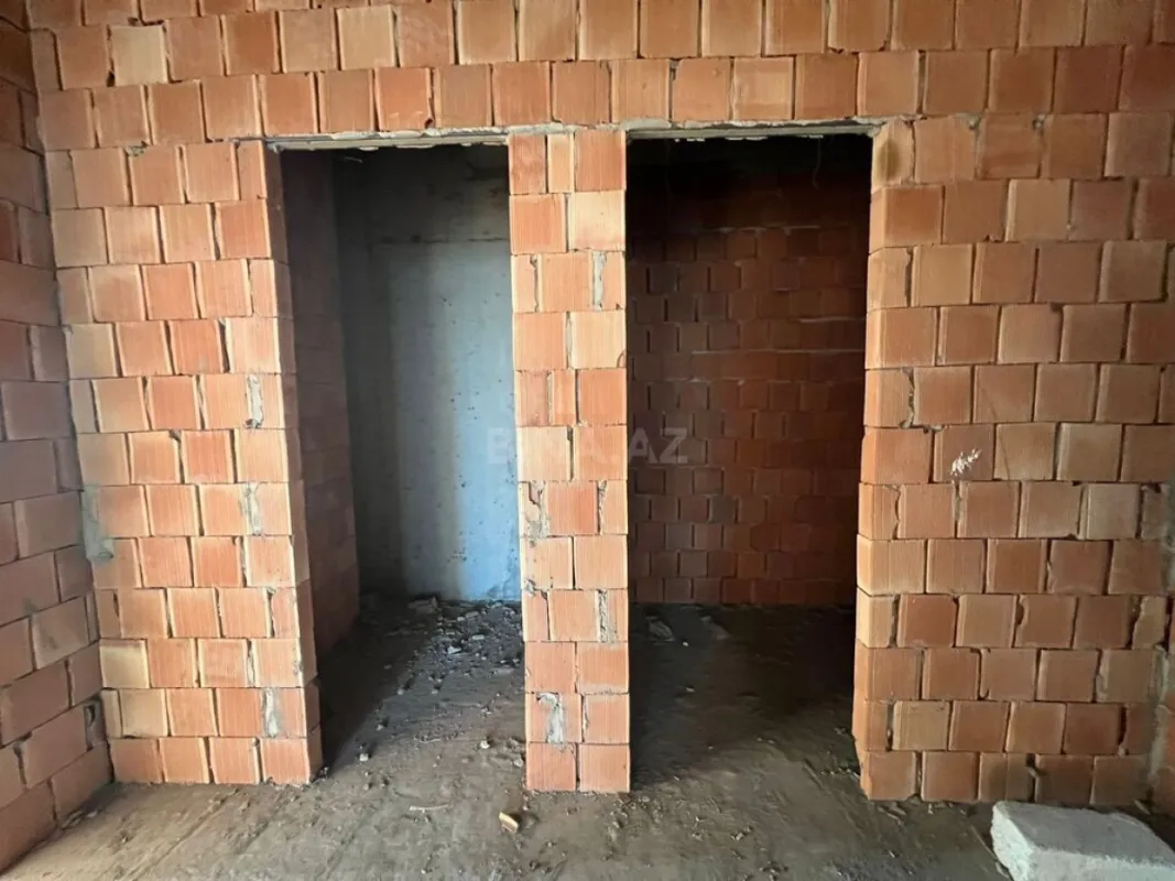 Satılır 3 otaqlı mənzil 142 m²