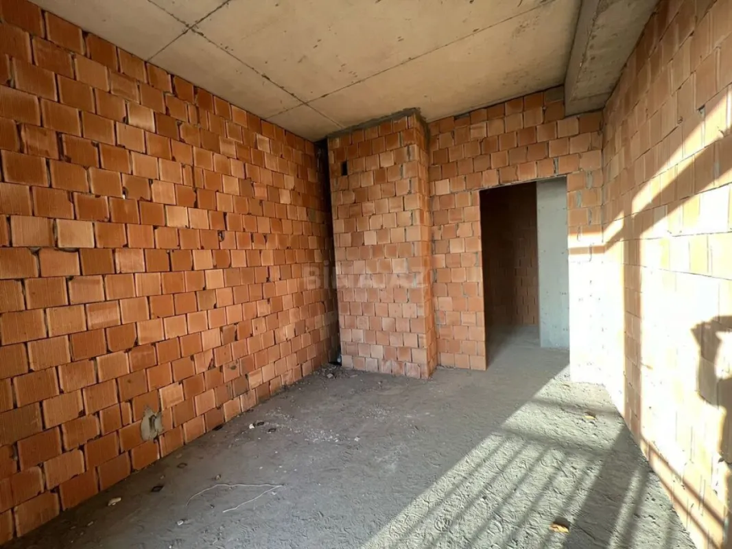 Satılır 3 otaqlı mənzil 142 m²