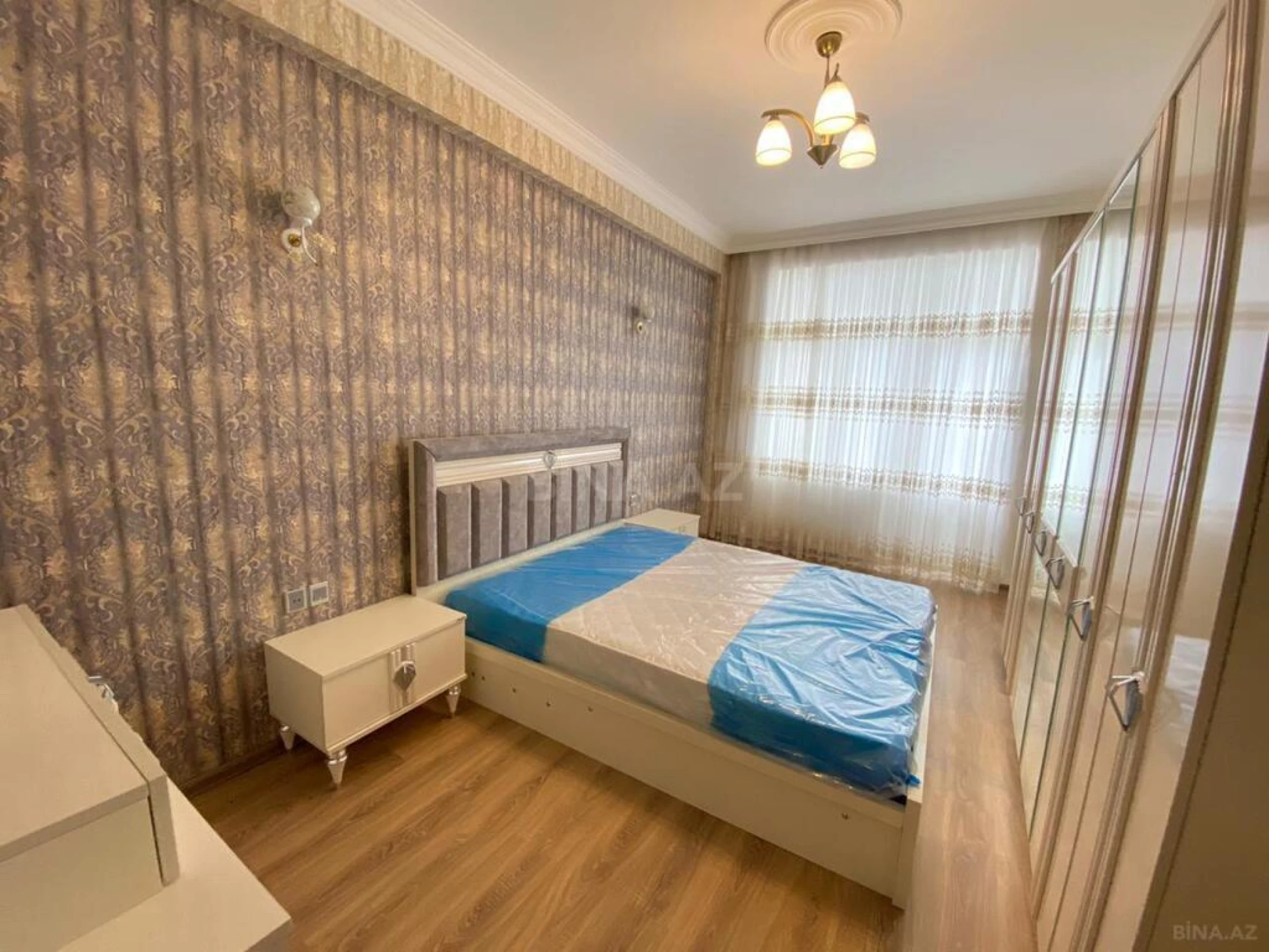 Kirayə verilir 2 otaqlı mənzil 75 m²