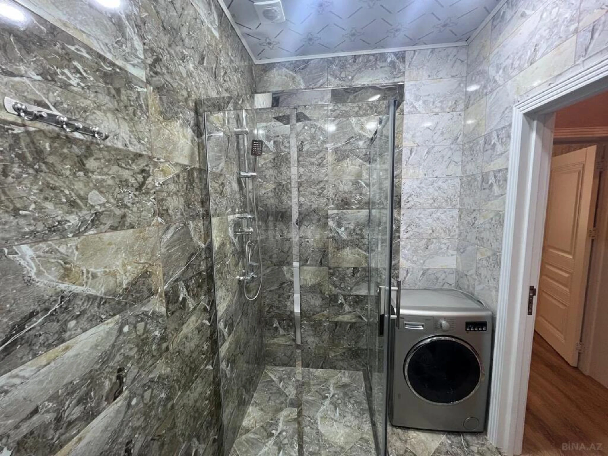 Kirayə verilir 2 otaqlı mənzil 75 m²