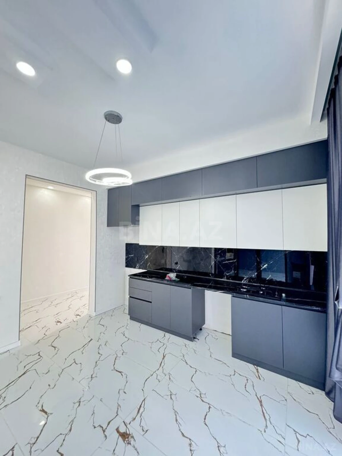 Satılır 4 otaqlı həyət evi 180 m²