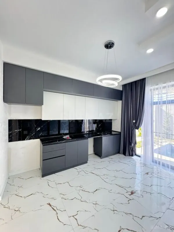 Satılır 4 otaqlı həyət evi 180 m²
