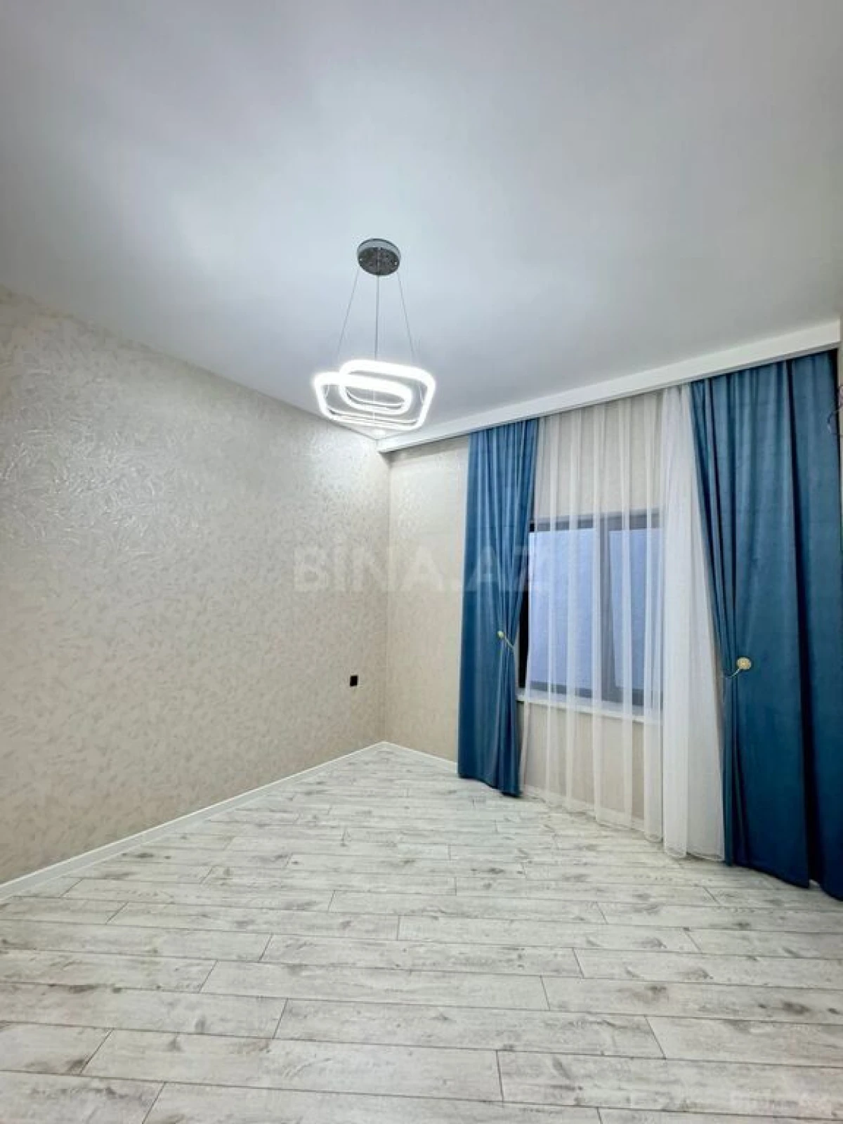 Satılır 4 otaqlı həyət evi 180 m²