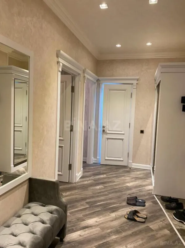 Kirayə verilir 2 otaqlı mənzil 108 m²