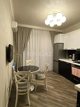 Kirayə verilir 2 otaqlı mənzil 108 m²