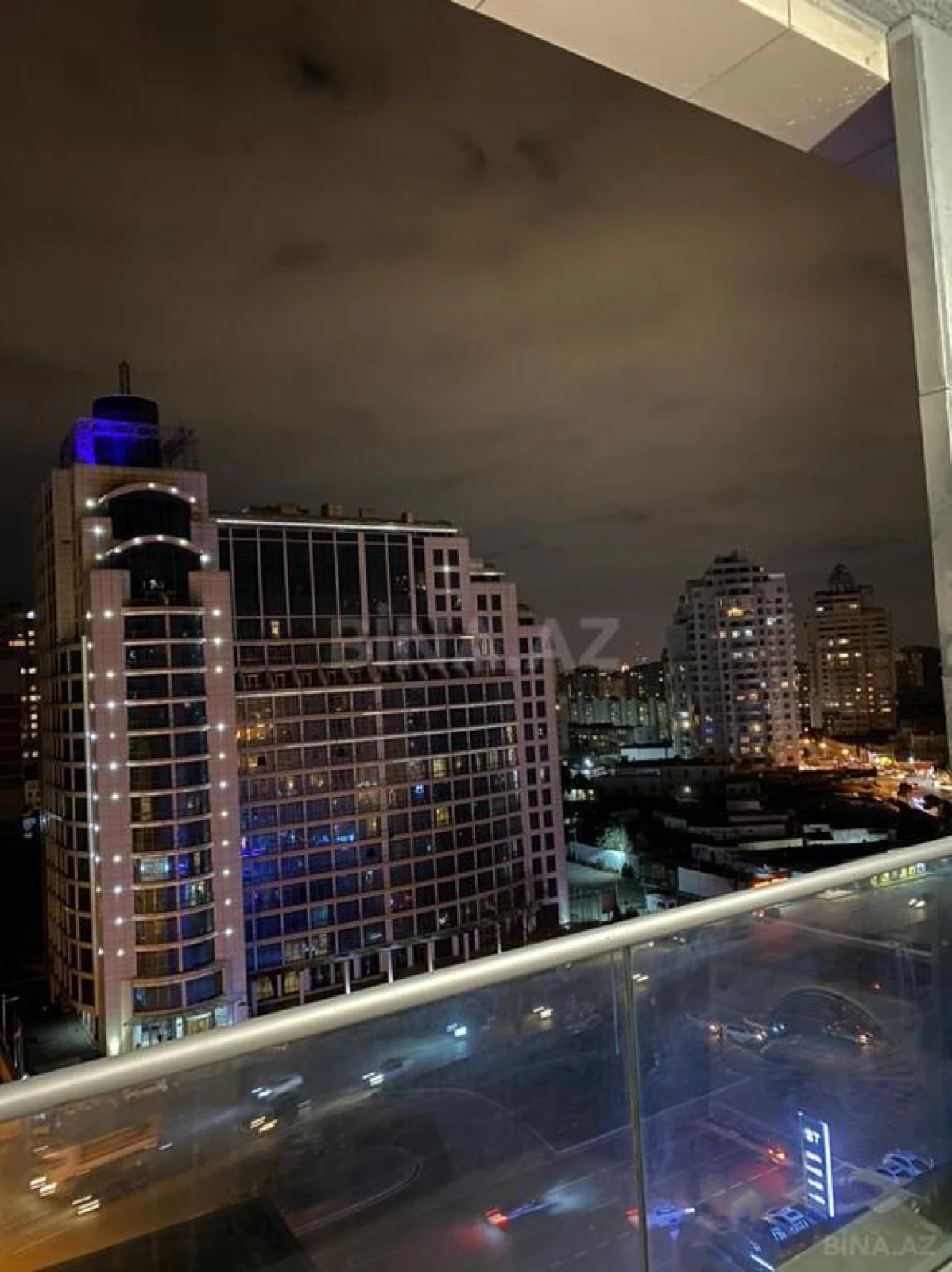 Kirayə verilir 2 otaqlı mənzil 108 m²