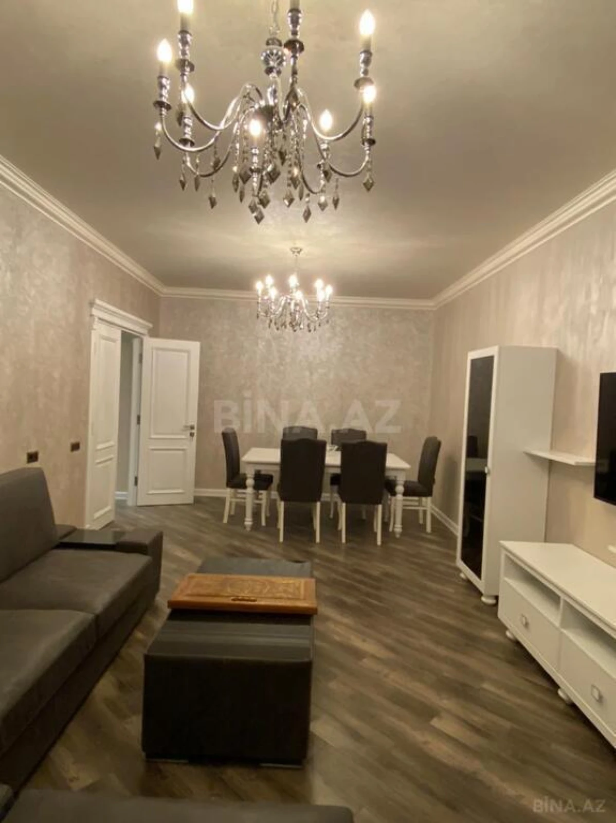 Kirayə verilir 2 otaqlı mənzil 108 m²
