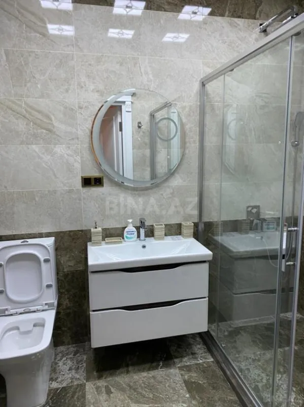 Kirayə verilir 2 otaqlı mənzil 108 m²