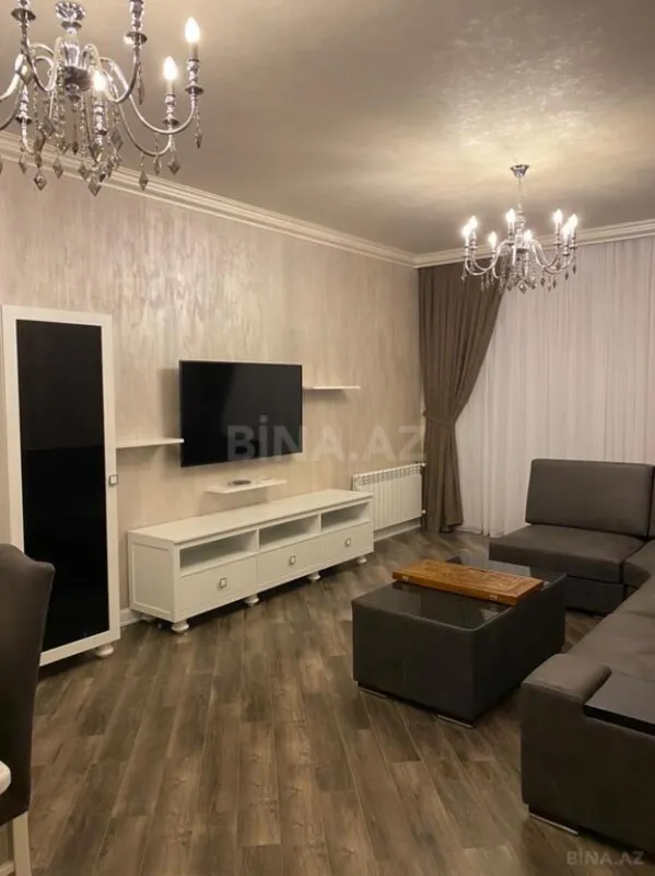 Kirayə verilir 2 otaqlı mənzil 108 m²