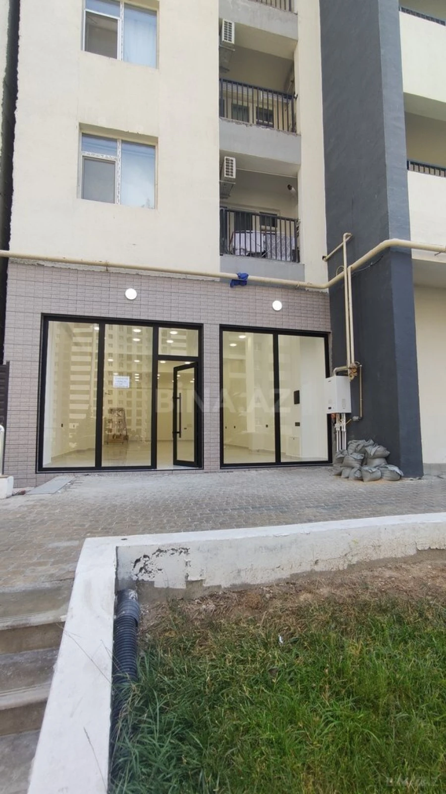 Satılır obyekt 160 m²