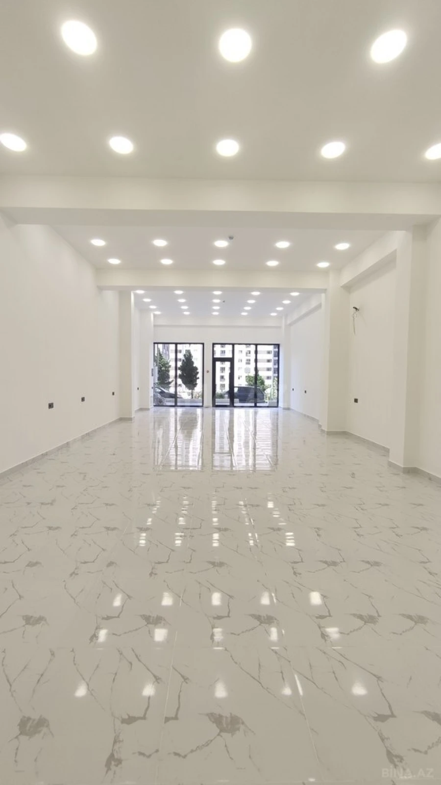 Satılır obyekt 160 m²