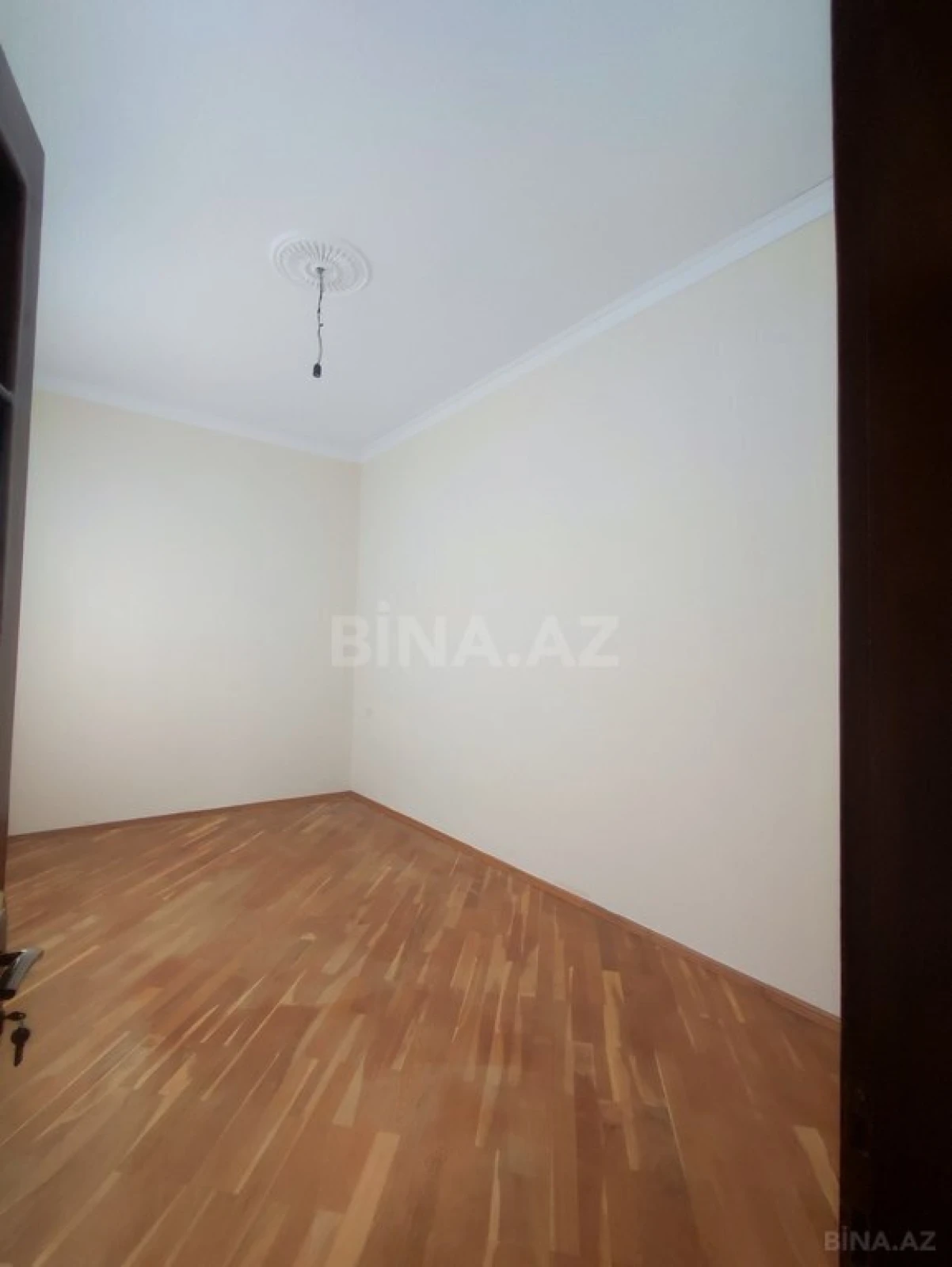 Satılır 5 otaqlı həyət evi 250 m²