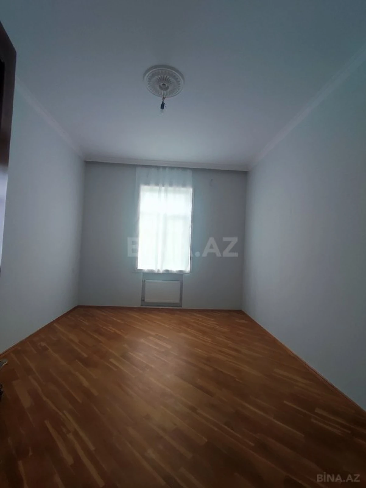Satılır 5 otaqlı həyət evi 250 m²