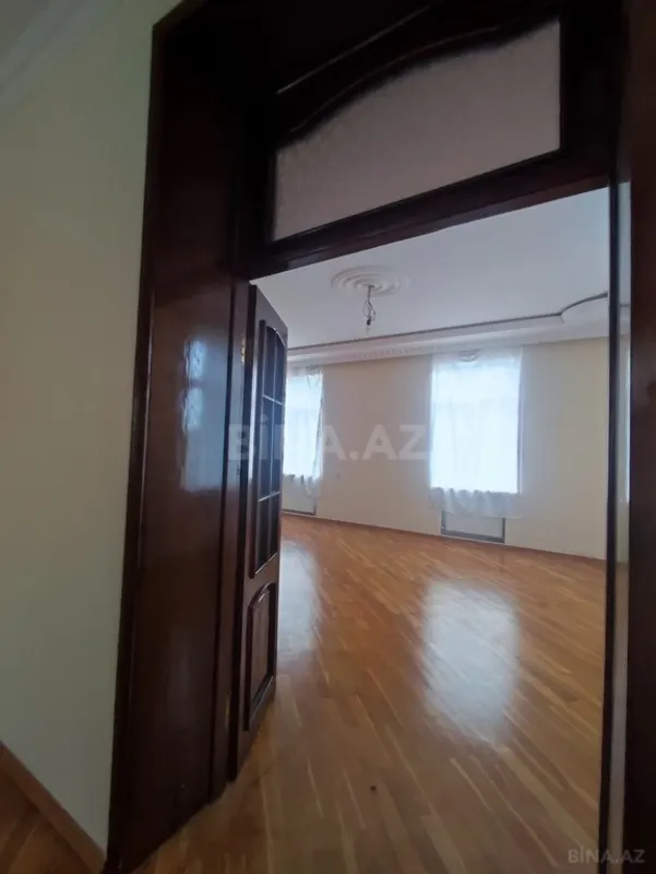 Satılır 5 otaqlı həyət evi 250 m²