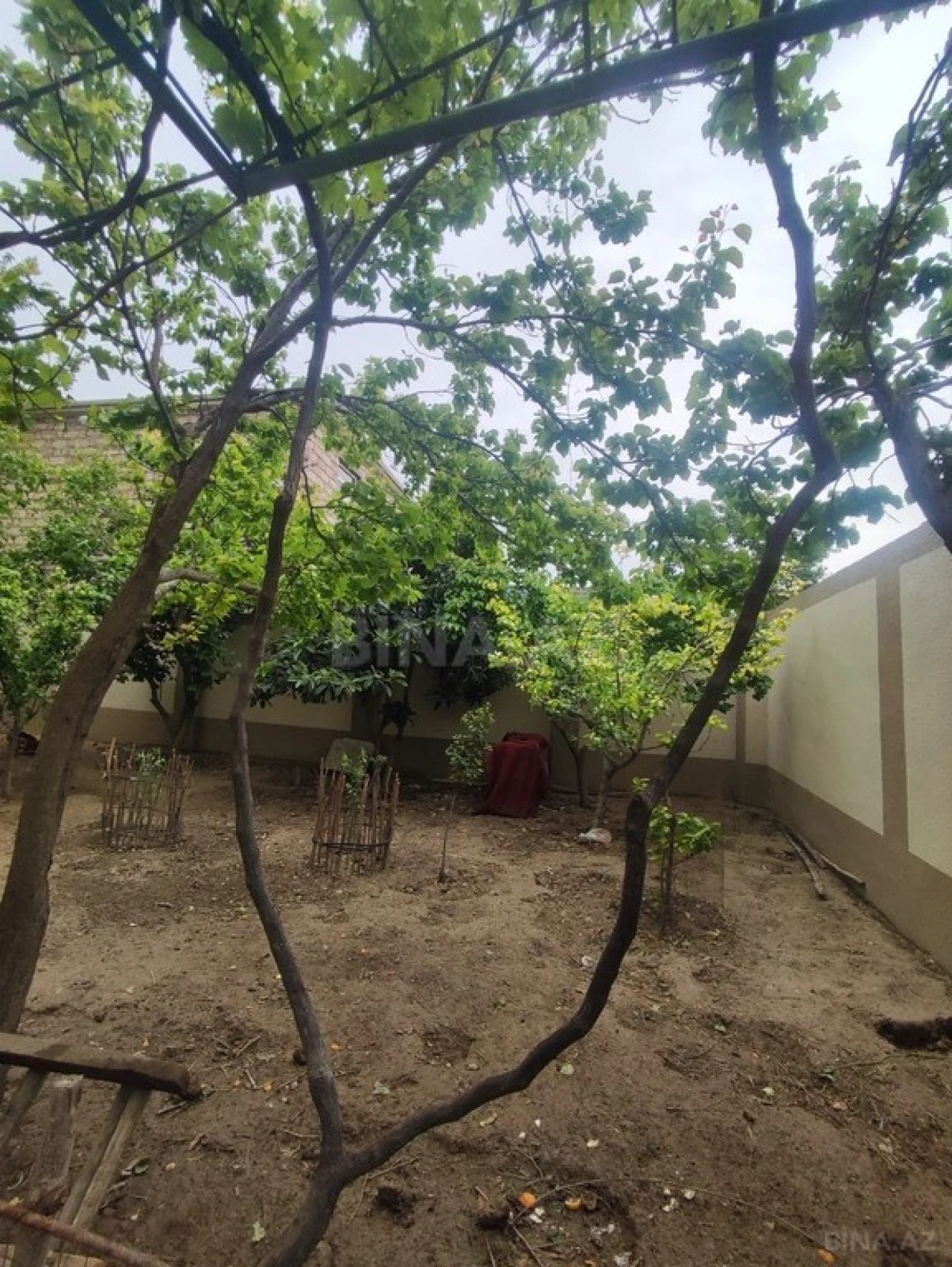 Satılır 5 otaqlı həyət evi 250 m²