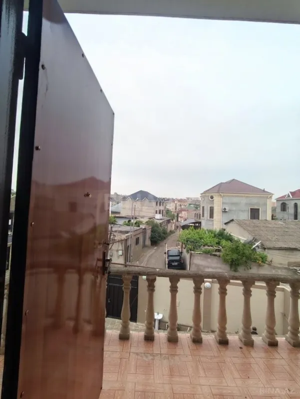 Satılır 5 otaqlı həyət evi 250 m²