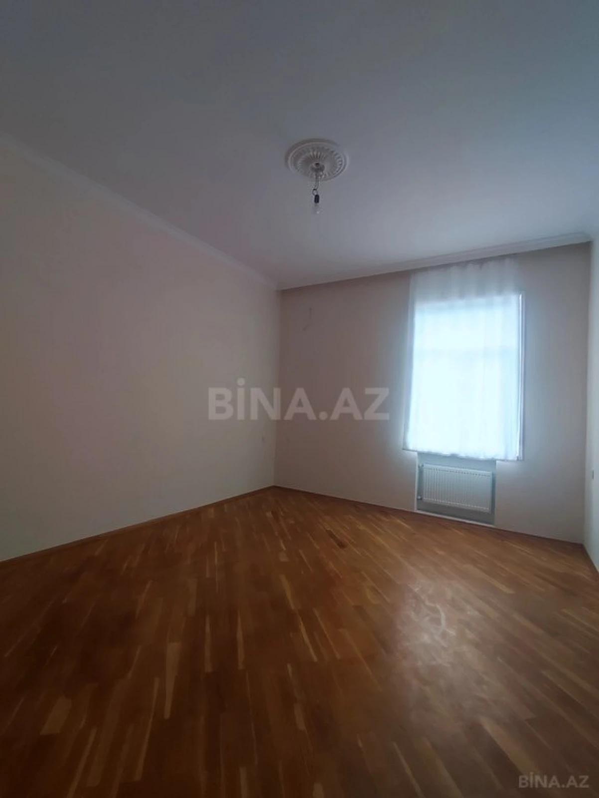 Satılır 5 otaqlı həyət evi 250 m²