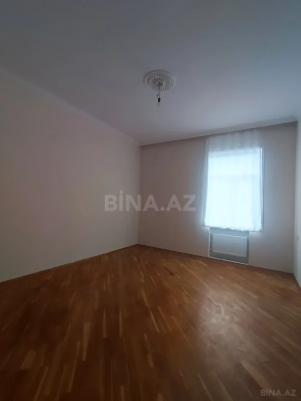 Satılır 5 otaqlı həyət evi 250 m²