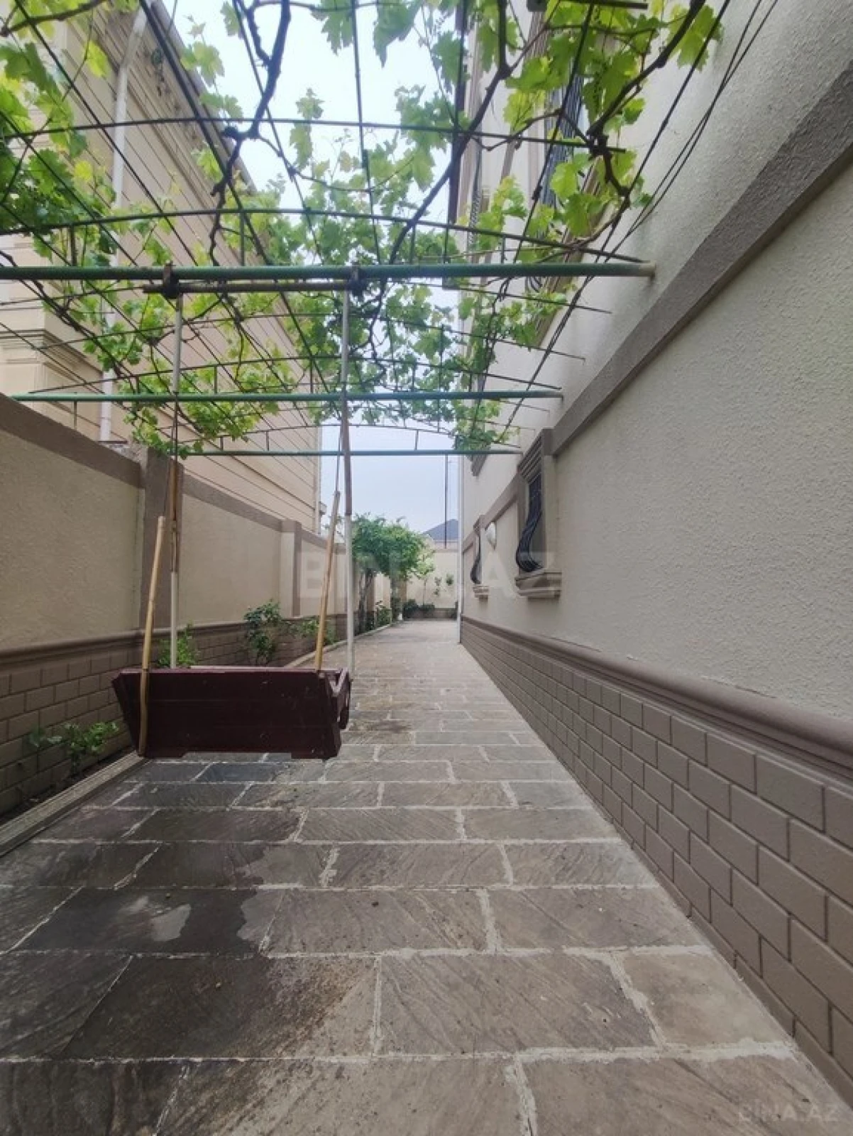 Satılır 5 otaqlı həyət evi 250 m²