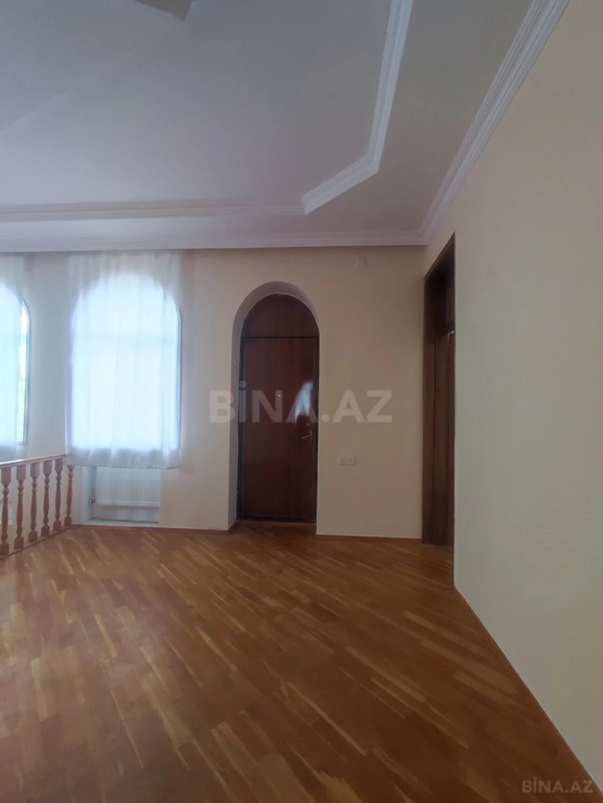 Satılır 5 otaqlı həyət evi 250 m²