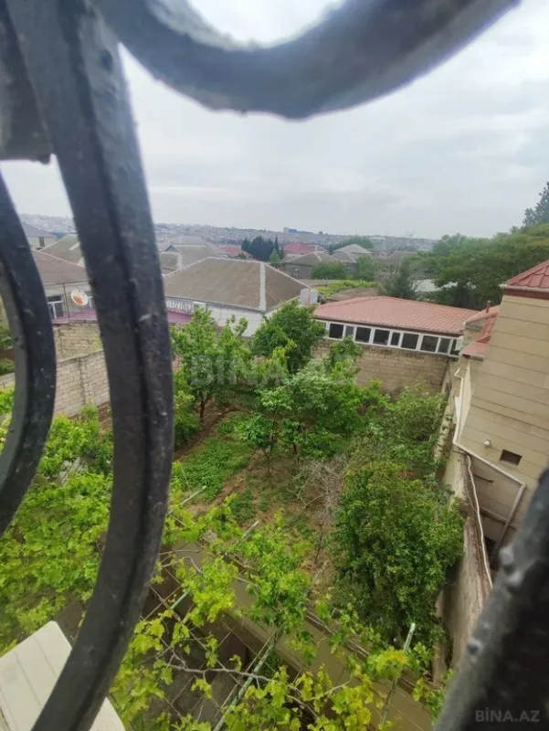 Satılır 5 otaqlı həyət evi 250 m²