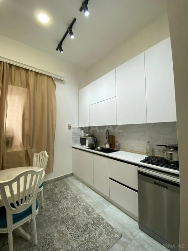 Satılır 3 otaqlı mənzil 110 m²