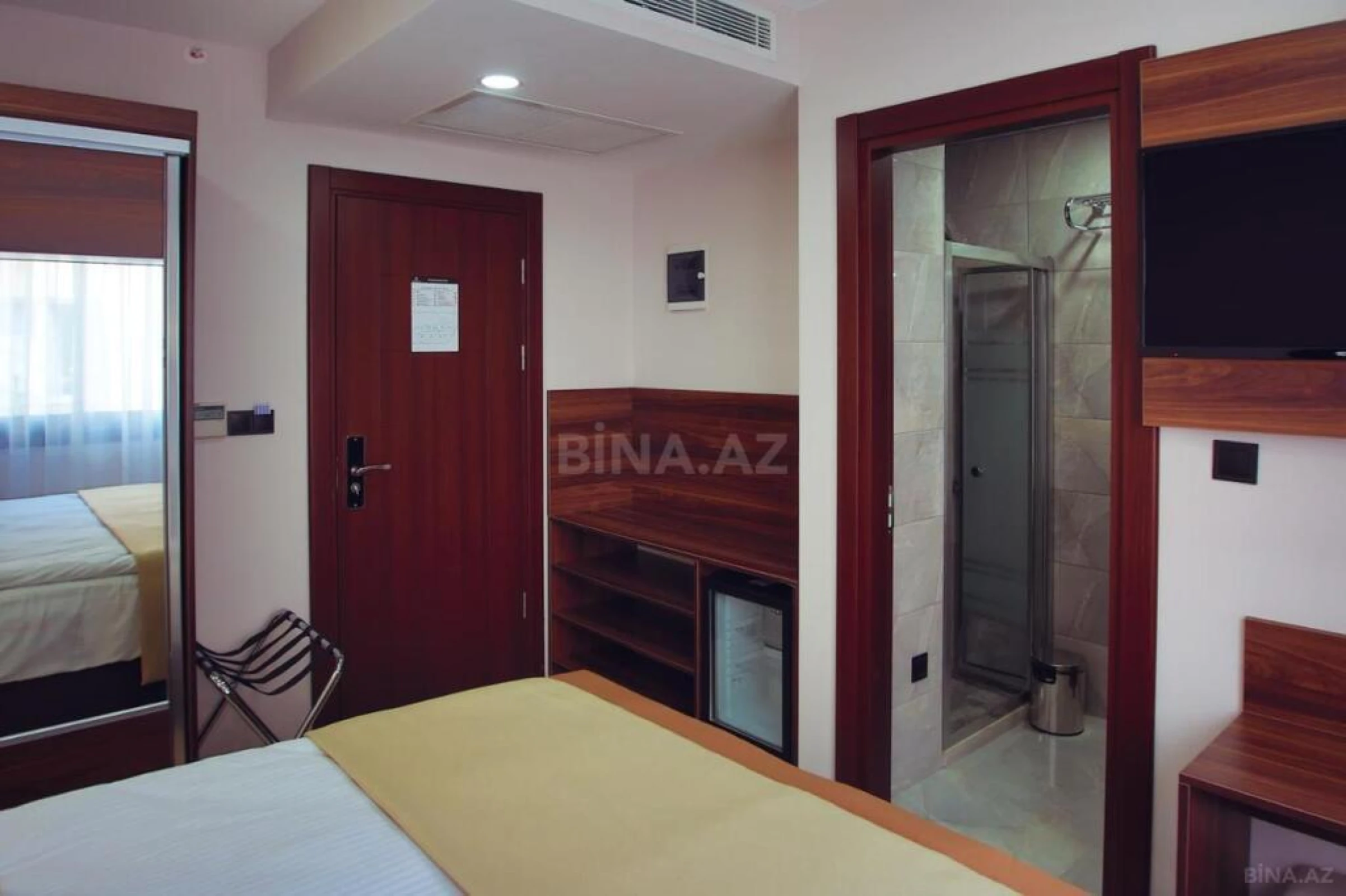 Satılır obyekt 320 m²