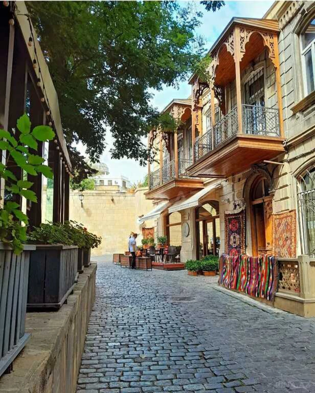 Satılır obyekt 320 m²